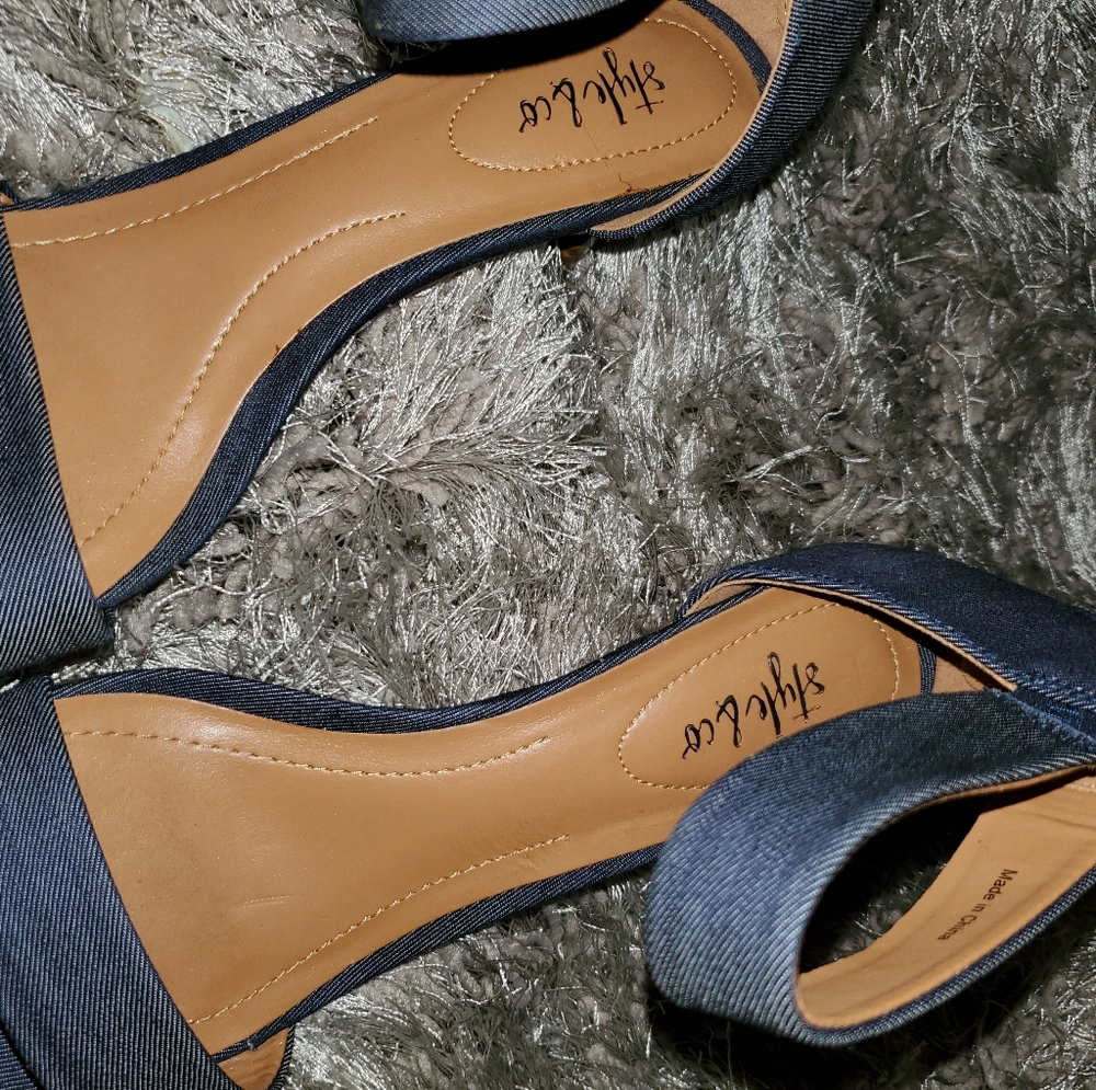 Heels - Picture 4 of 5